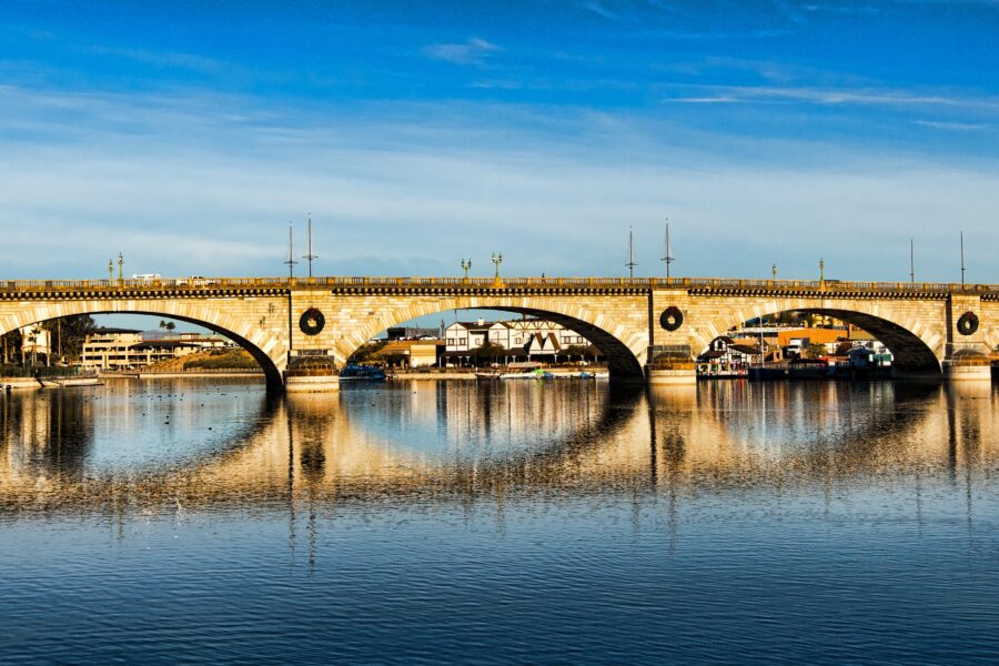 The Story of the London Bridge: From the River Thames to the Desert of Arizona